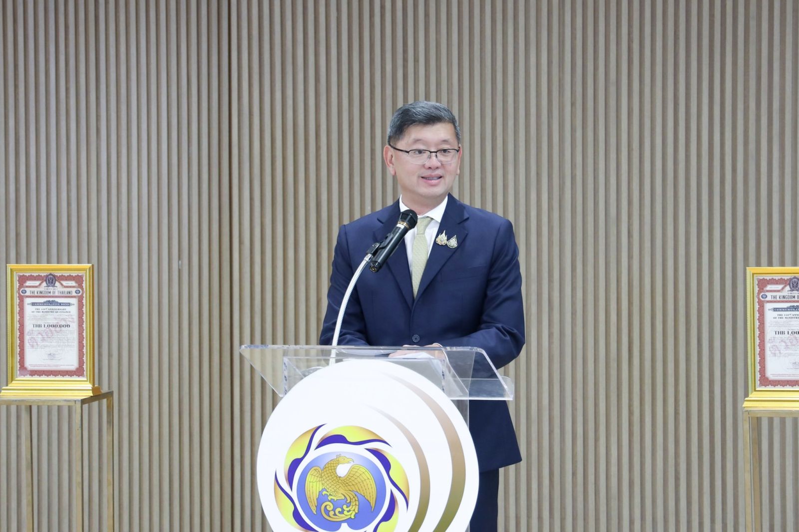 นายพชร อนันตศิลป์ ผู้อำนวยการ สบน.